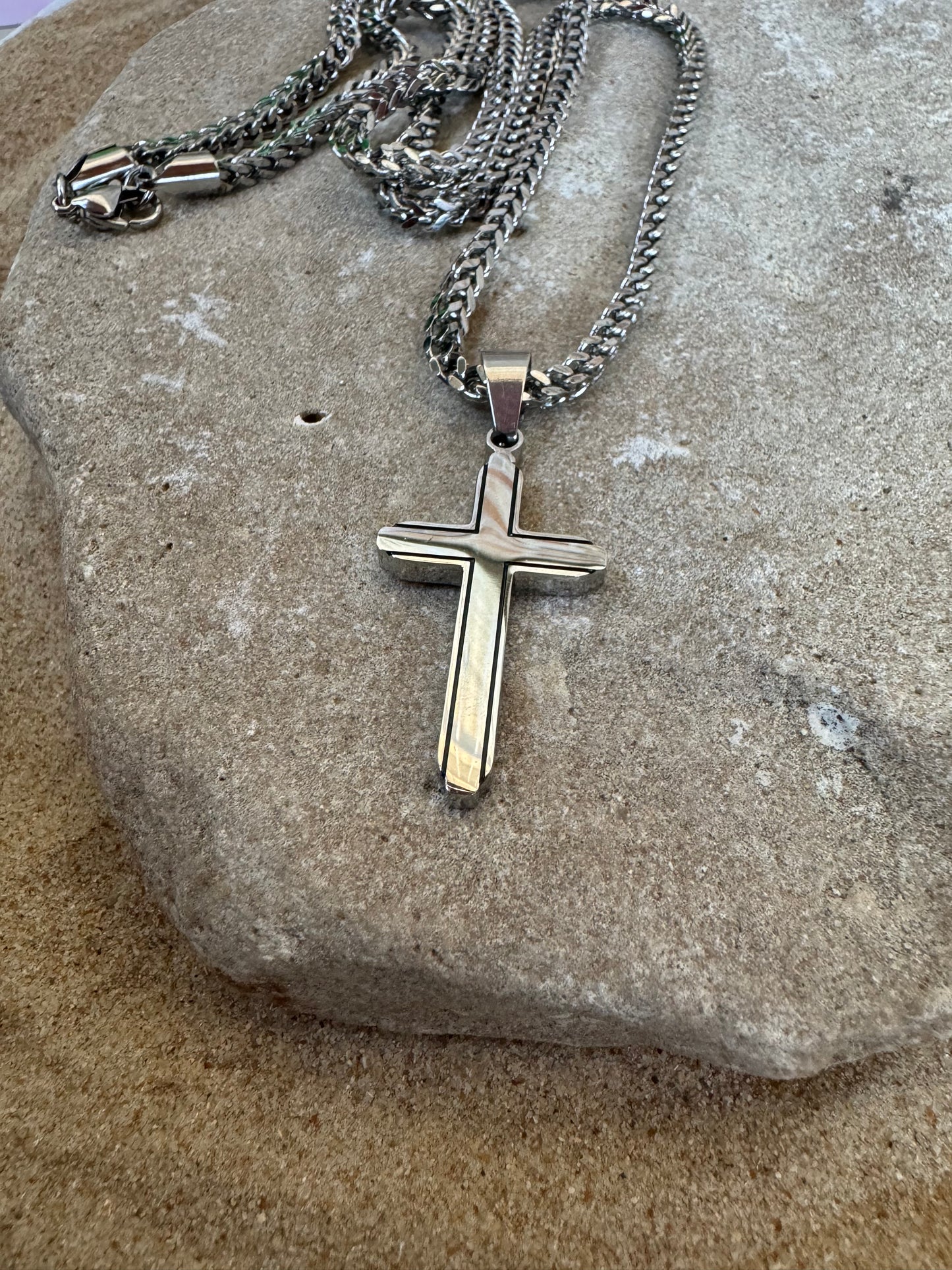 Cadena con cruz