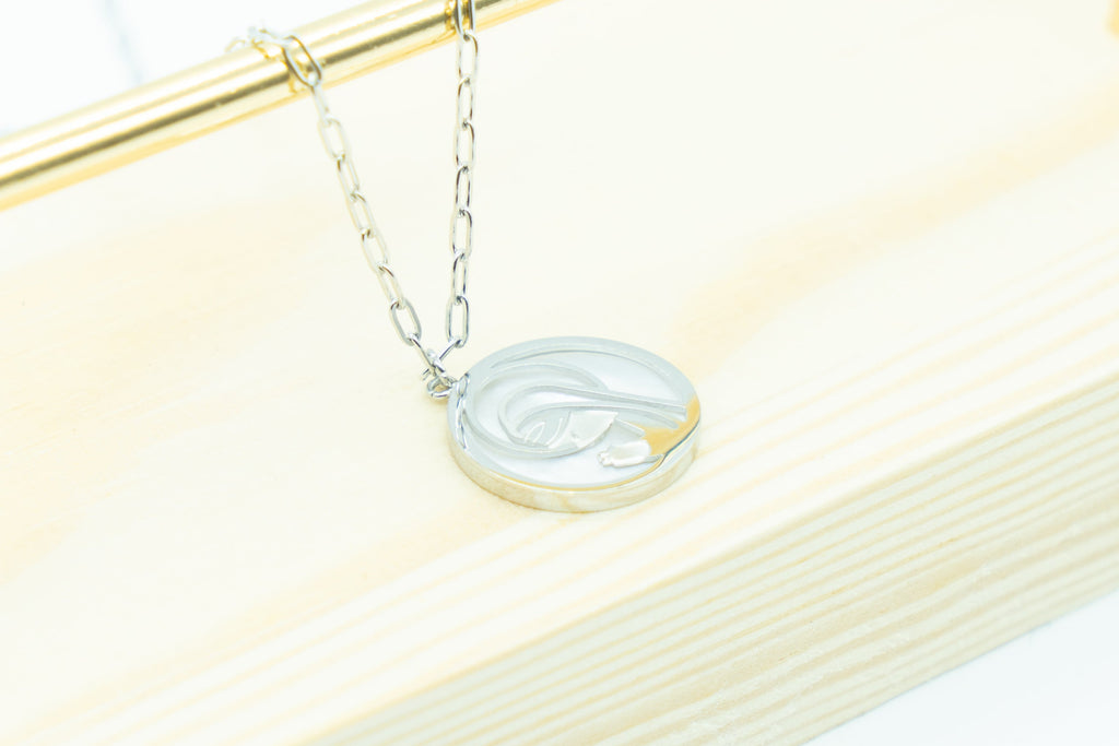 Choker Virgen Niña Nácar