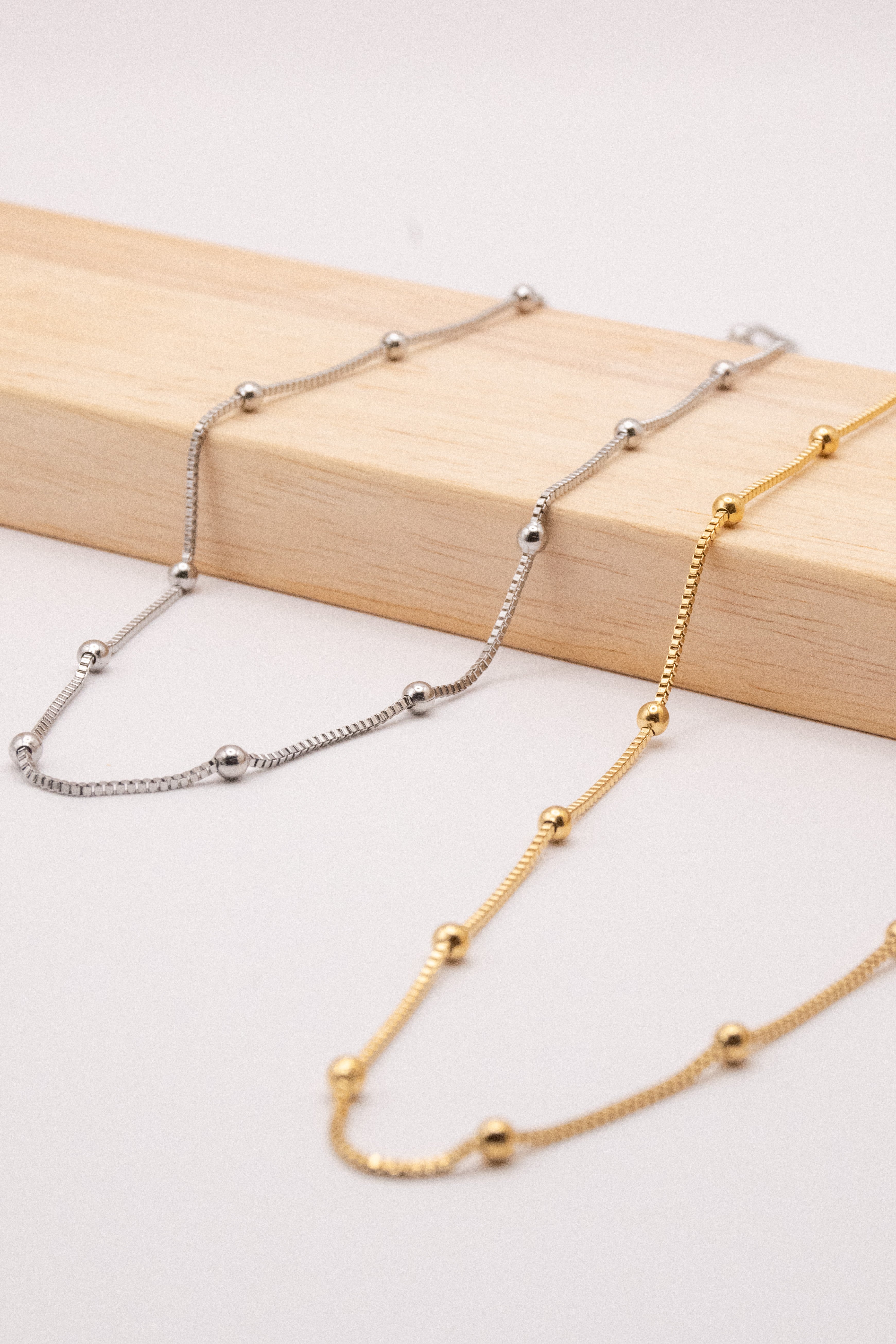 Cadena box con bolitas intercaladas