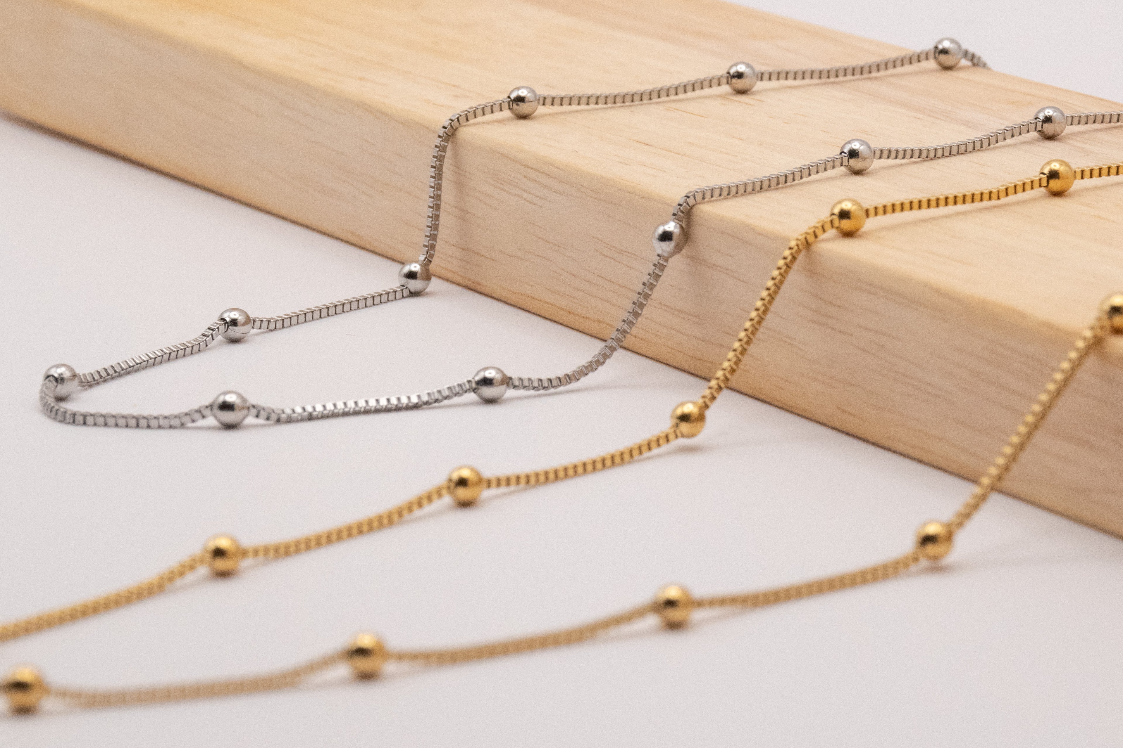 Cadena box con bolitas intercaladas